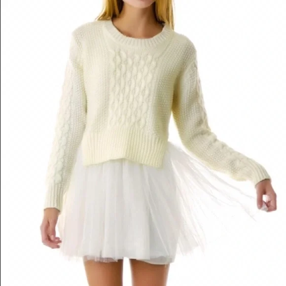 UNIF Chloe Cream Split Side Cropped Sweater Top ✨ - Picture 1 of 7